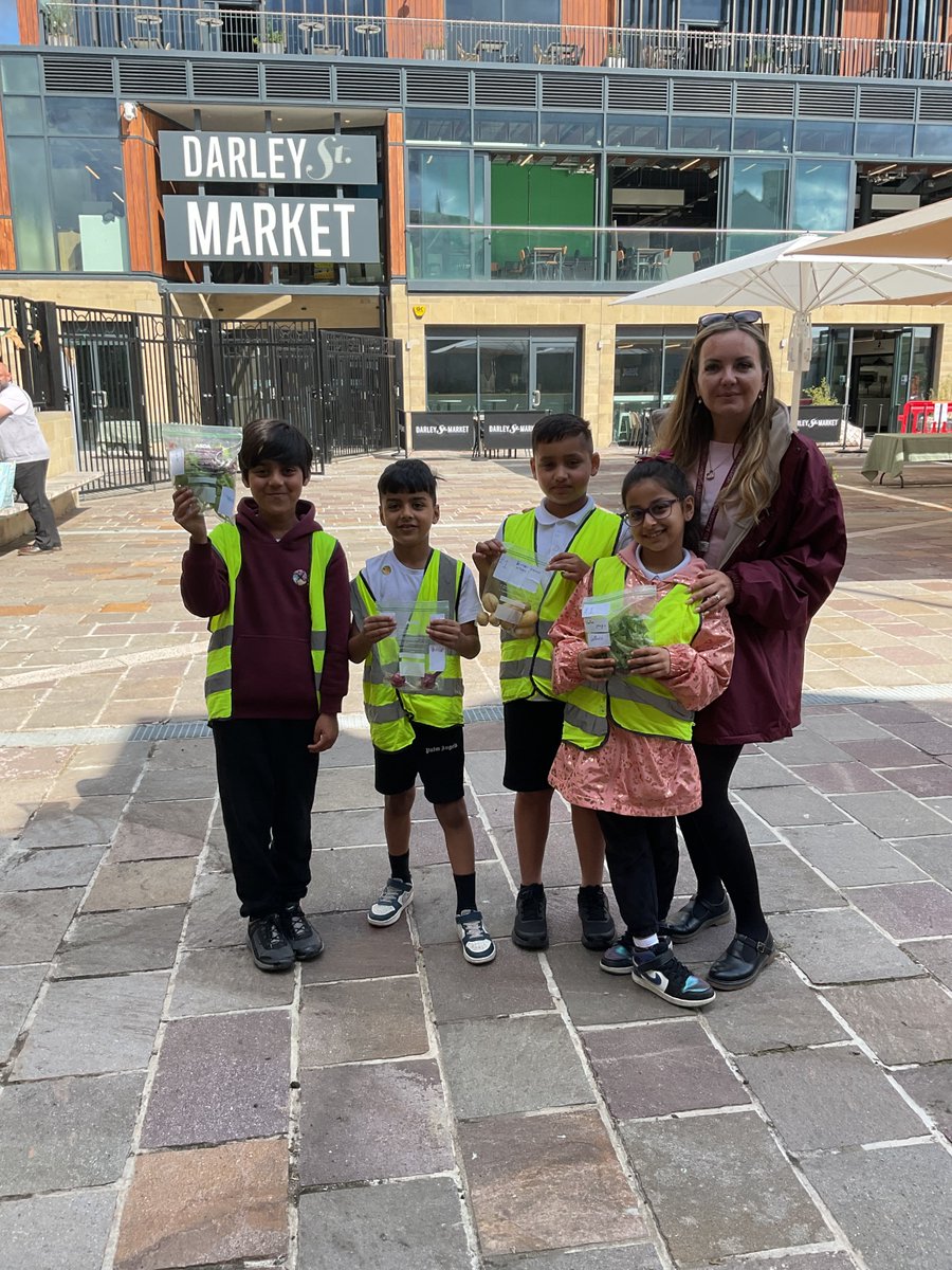 This afternoon, some of our fabulous children attended the new Darley St Market and sold fruits and vegetables that they have grown in school. They made over £40 which has been donated to a Bradford food bank! #WeEXCEED #HGPS #aspirational #confident #empowered