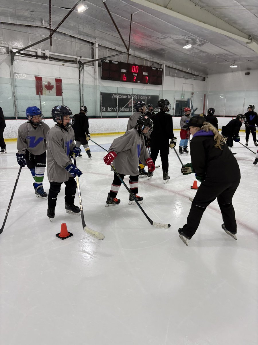 vhghockey_'s tweet photo. Day 1 at Hockey-Golf Hybrid Camp! Fore! ⛳️ https://t.co/M7eLkkR4oF