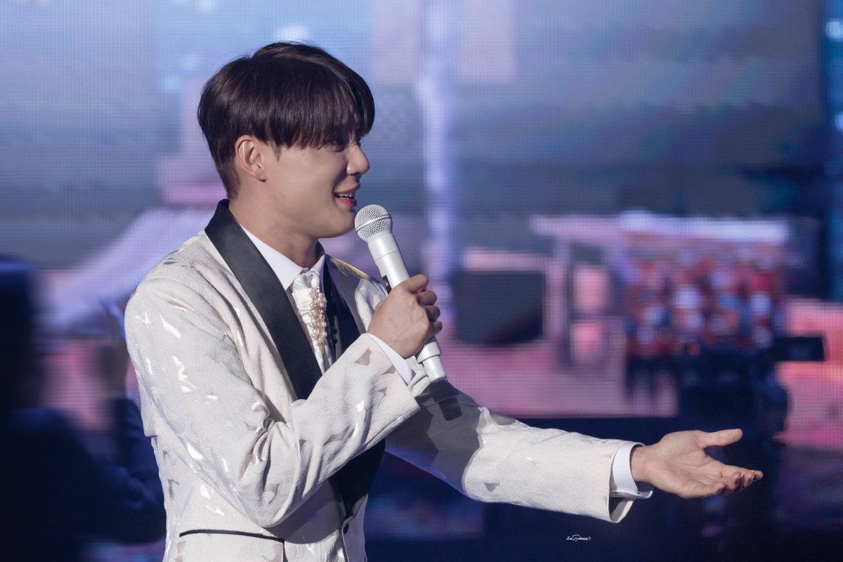 XIA_VIVACE's tweet image. 250629 PALMTREE ISLAND 3rd GALA CONCERT
🤍
#XIA #XIA준수 #김준수 #시아준수 #JUNSU #ジュンス #金俊秀 #팜트리아일랜드 #팜트리아일랜드갈라콘서트 #팜트리콘서트