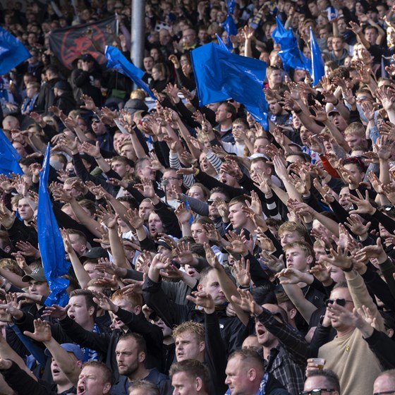 Mooi nieuws! Met ingang van seizoen 2025/26 wordt de periode waarin een supporter tijdens een lopend onderzoek of voorproces geen toegang had tot het stadion, meegewogen bij het opleggen van stadionverboden in het betaald voetbal.

👉🏻 Lees meer: supporterscollectiefnederland.nl/vanaf-seizoen-…