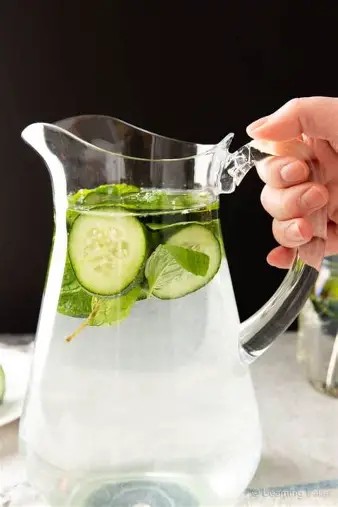 HealthSnackz's tweet image. Can you add cucumber or mint to your water?
1. 🥒 Slice Cucumber Thin
2. 🌿 Drop in Fresh Mint
3. ❄️ Chill Before Drinking
4. 🍋 Combine with Lemon
5. 🚰 Prep in a Big Jug
6. 🧃 Make It a Routine
7. ✅ Try Other Combos

#InfusedWater #HydrationHack
