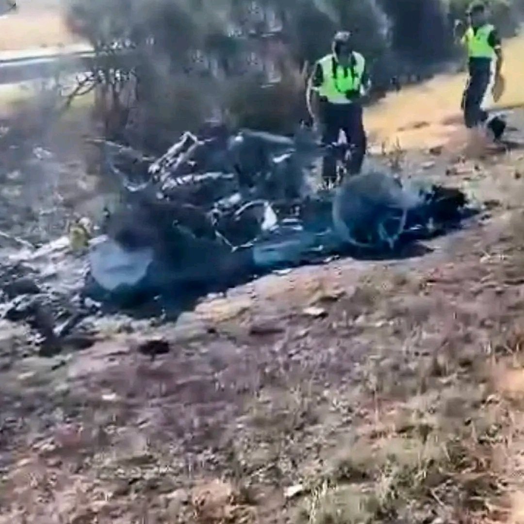 originalpromis's tweet image. ❗️ Jota and his brother were burned alive...
😣 The Lamborghini's tire burst at high speed as the Portuguese forward tried to overtake another car. After the blowout, the sports car veered off the road into a ditch, flipped over, and caught fire. #DiogoJota
#YNWA #ADC