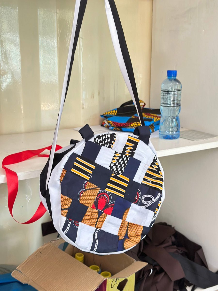 RileyOrton2's tweet image. Through our Climate Solutions Program, we’re proud to share that we’ve been recognized as award winners in the Grades of green “Reduce, Reuse, Recycle” category! turning waste into wonder,transforming discarded textiles into items like bags, pillows, and key holders.