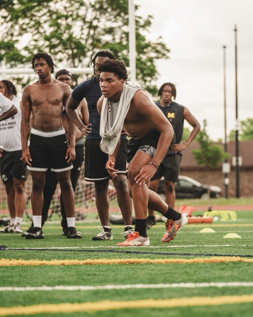 Josh Forney (@coachjforney) on Twitter photo Dline U <a href="/McHaleBlade/">McHale Blade</a> <a href="/Braedenej99/">Braeden Jones</a> <a href="/KameronMcGee202/">Kameron McGee</a> <a href="/BrianF_Demoss/">Brian Future Demoss ⭐️⭐️⭐️</a> #HuntingSZN #MichiganFootball #USCFootball Dline U <a href="/McHaleBlade/">McHale Blade</a> <a href="/Braedenej99/">Braeden Jones</a> <a href="/KameronMcGee202/">Kameron McGee</a> <a href="/BrianF_Demoss/">Brian Future Demoss ⭐️⭐️⭐️</a> #HuntingSZN #MichiganFootball #USCFootball