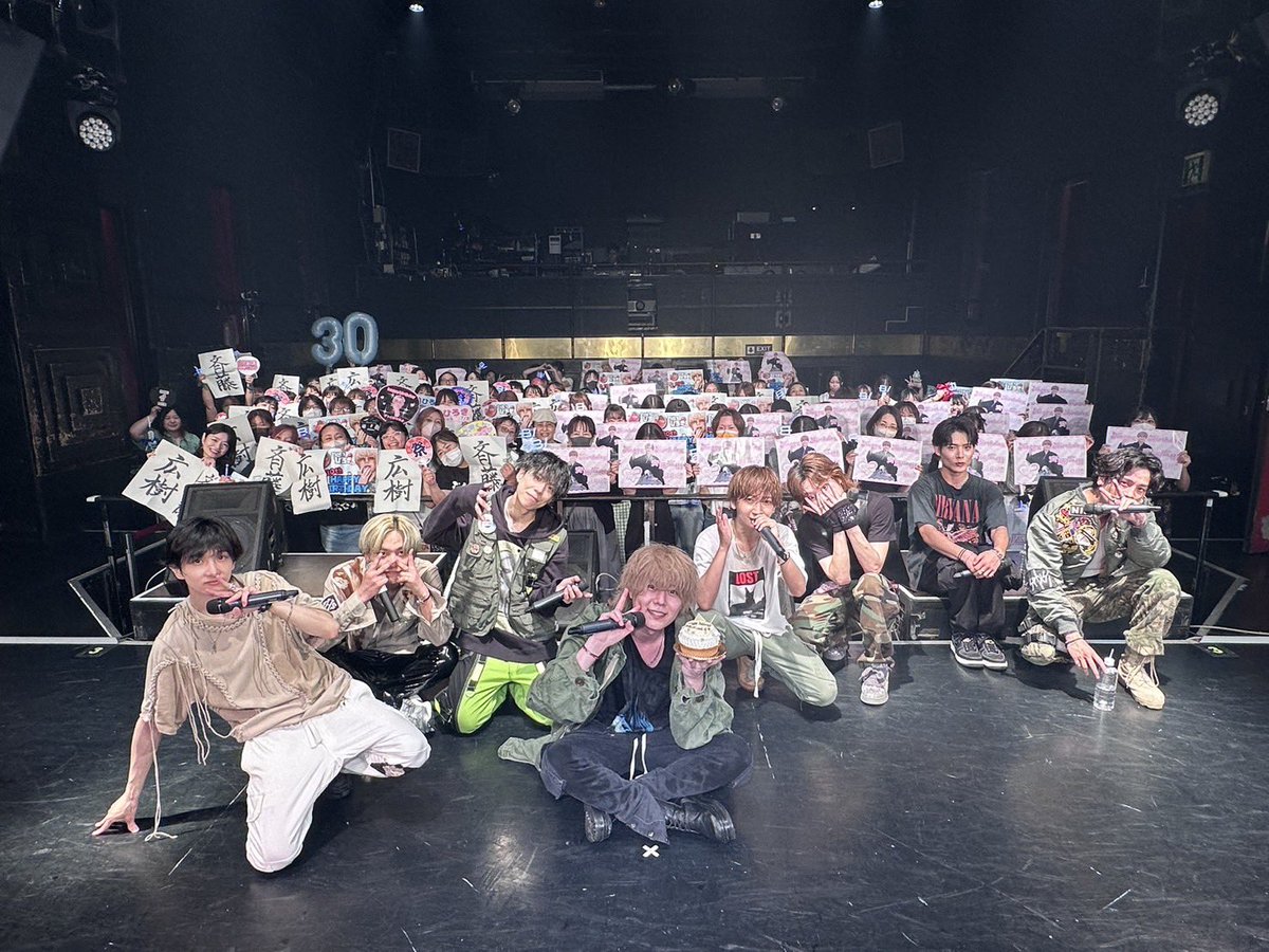 2025.7.3 
#BLACKIRIS WEEKLY LIVE

HIROKI HAPPY BIRTHDAY!!

みなさま、たくさんのお祝いありがとうございました🙇‍♂️