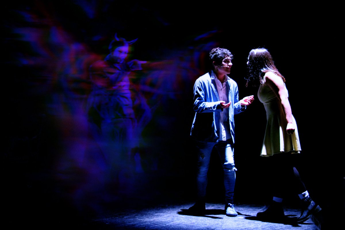 The Blue Angel, a legend among actors, is said to appear on stage right before a fatal accident.
Though it looks like a blur, seeing it through a blue filter will reveal its true shape.
This photo, taken before an actor's tragic fall, demonstrates the effect (filter added right).