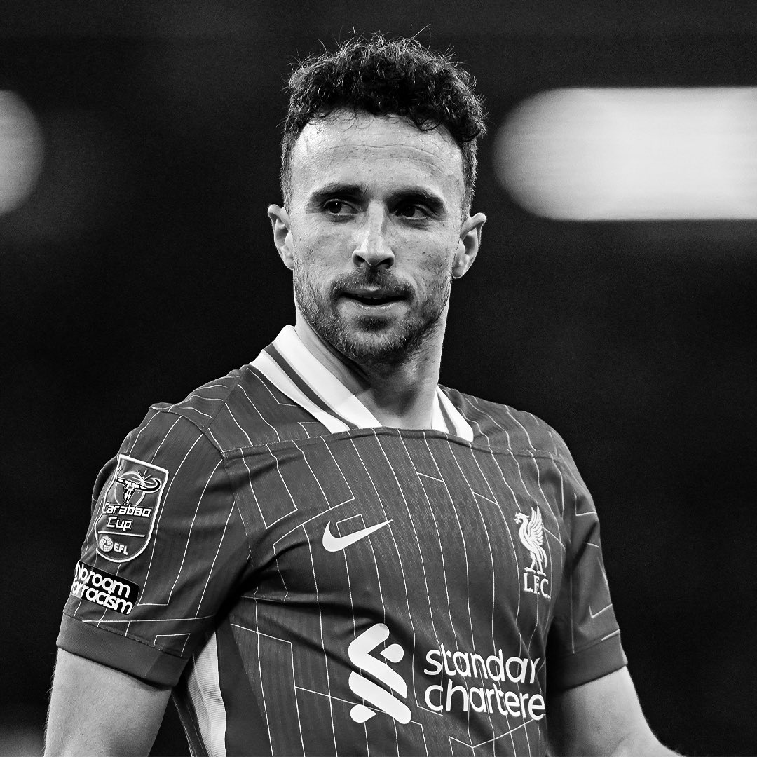 kennethdalglish's tweet image. Football is not important at this sad time. You feel helpless, knowing there’s so little we can do to ease the pain for his wife of just two weeks, his three beautiful children. Thinking and praying for all their loved ones after the devastating loss of both Diogo and Andre. YNWA