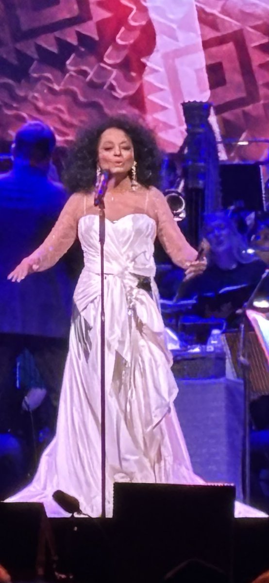 RACSO40's tweet image. The legend, Miss Diana Ross @TheO2 London #DianaRoss #Motown #SoulMusic 🎶🎶🎶🥰💖