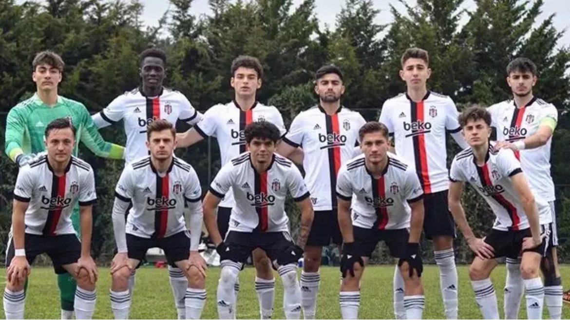 Beşiktaş’a hizmet için gelen her yönetim bilmelidir ki:”Kendi öz değerleri ile zirveye çıkmak Beşiktaş'ın ana felsefesidir.”
#beşiktaş