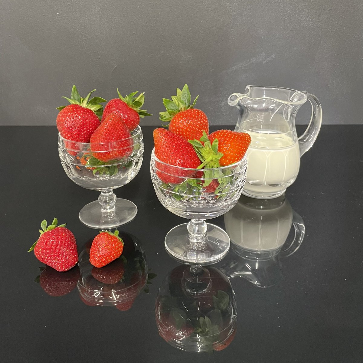 Steeped in tradition, Wimbledon epitomises the essence of a British summer.

Like strawberries and cream, Wimbledon's prestige and tradition pairs perfectly with the elegance of luxury crystal.

#strawberriesandcream #wimbledon #handmadecrystal