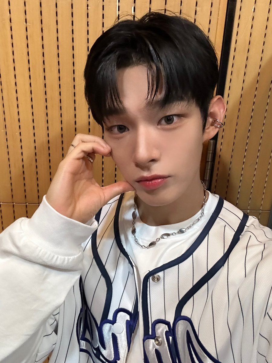 AHOF 初の音楽番組完了🩵 明日も会いましょう!! #AHOF #아홉 #アホプ