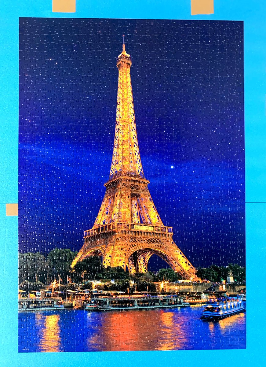 星降るエッフェル塔 1000ピース ジグソーパズル 完成。蓄光仕様なので