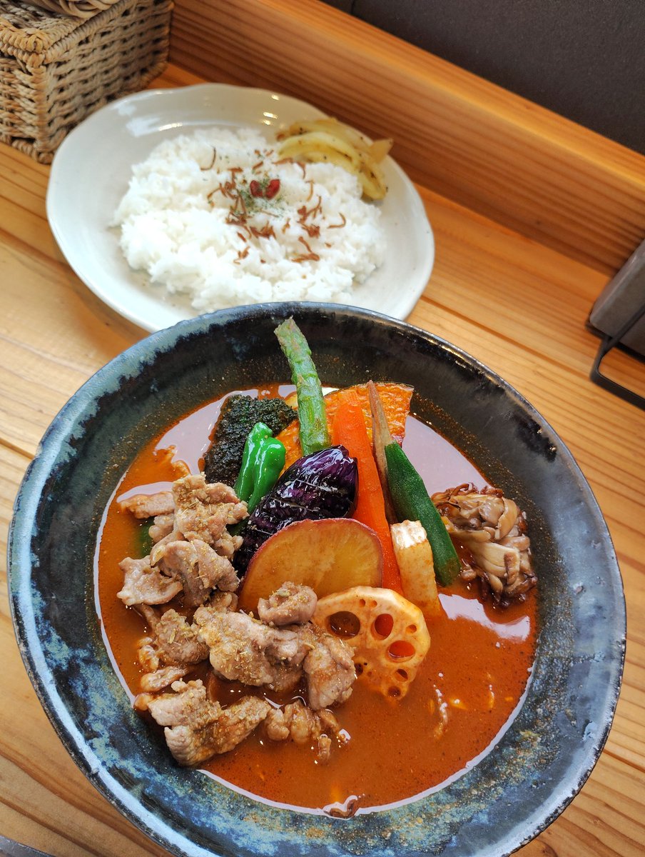 k3791o's tweet photo. 生ラムのクミン焼き、おすすめ！
#ESOLA https://t.co/VRsN19rWjS