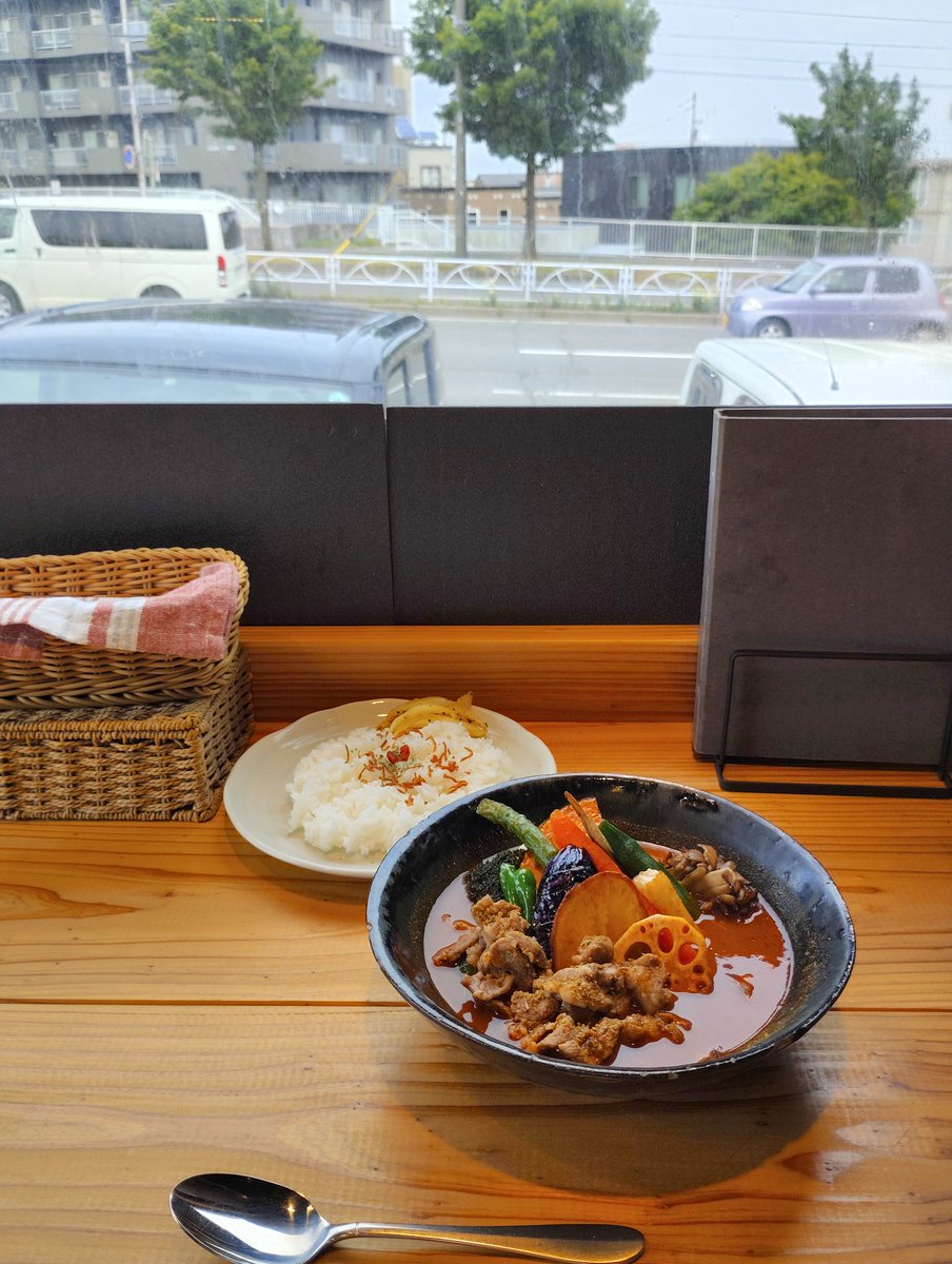 k3791o's tweet photo. 生ラムのクミン焼き、おすすめ！
#ESOLA https://t.co/VRsN19rWjS