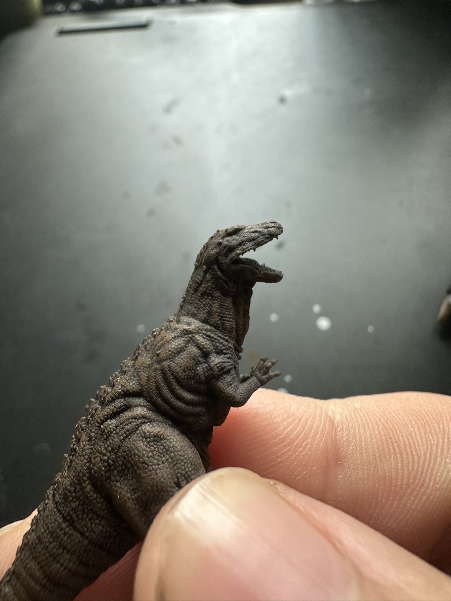 godzilla154's tweet image. Simple test paint on a defective print to show some more detail