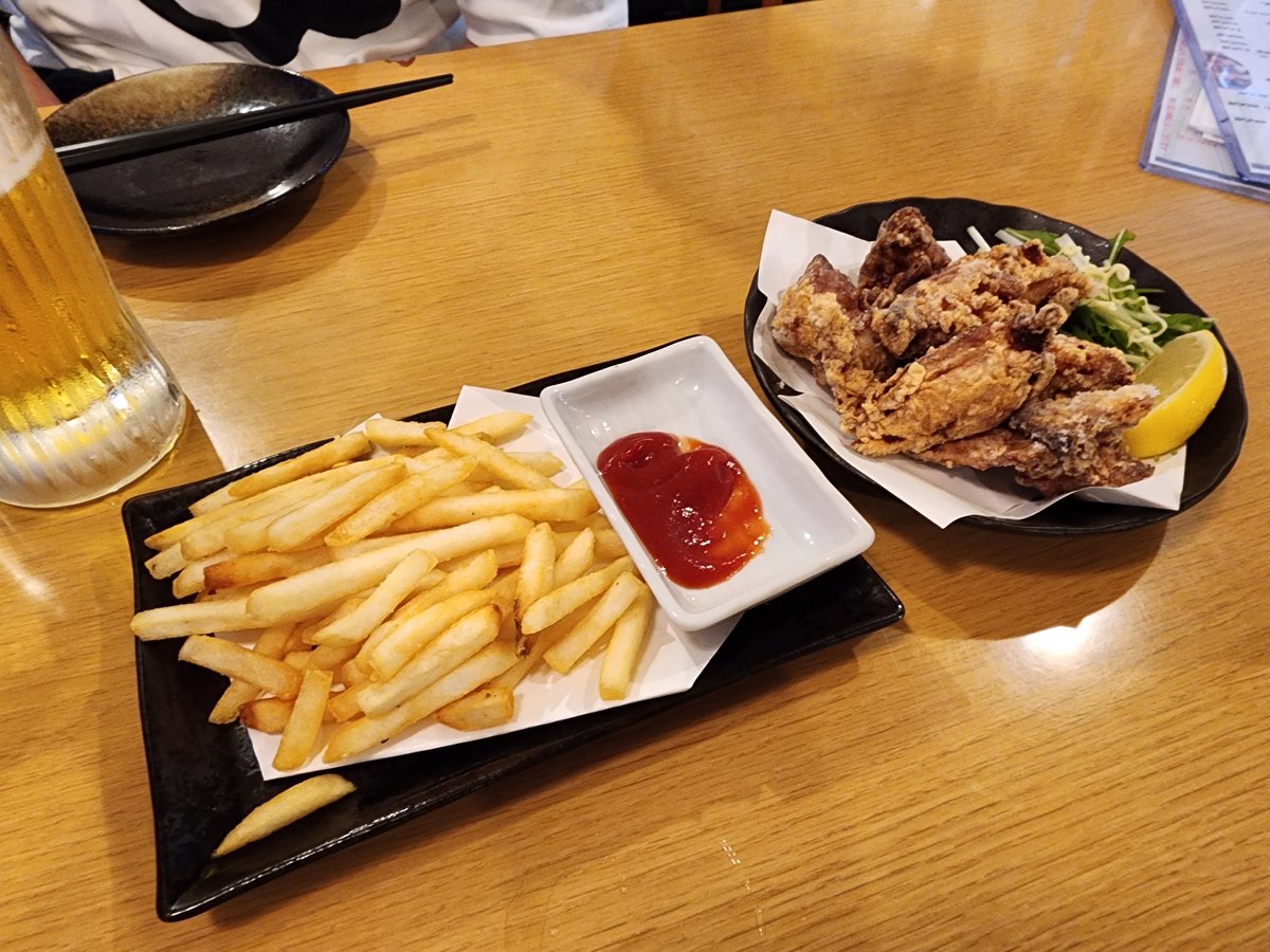 tokkey77's tweet photo. 四谷三丁目の「もつ家大西」で呑んできました！
予約した時間より遅くに来店したこと、大変申し訳なく思ってます()
ホンマ楽しい時間を過ごせましたわ！
ありがとうございました！！ https://t.co/EOaqH9MdqM