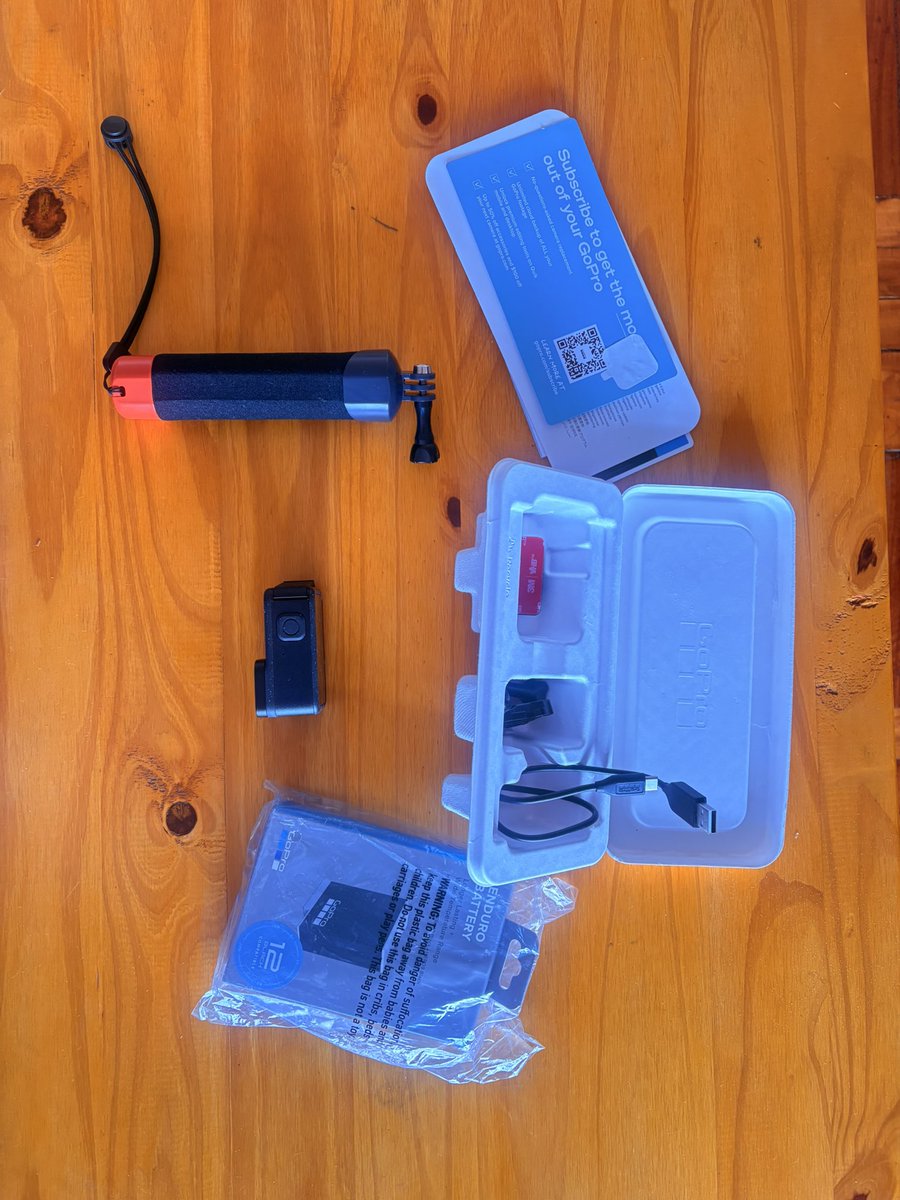 micatino's tweet image. Vendo una GoPro HERO 12 Black con todos los chiches por el mismo valor que la compré en España. Era para un proyecto que por ahora no realizaré así que la vendo a lo que la compré.
Interesados, contactarme. Lo único que les pido es que no me estafen para eso está Facebook.