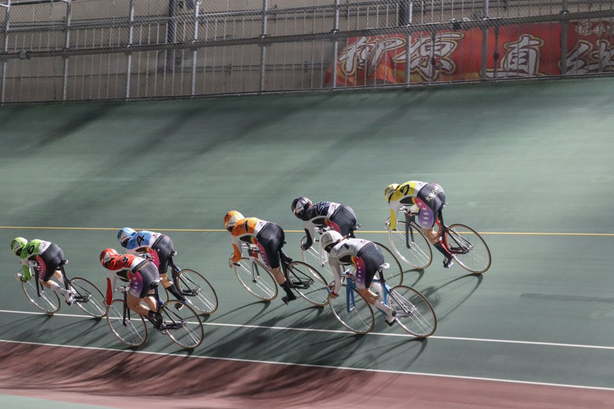 nagoya_keirin's tweet photo. 【どえりゃー金シャチナイター 中日スポーツ杯・おトクにＰＬＡＹ！オッズパークカップ】

L級ガールズ戦優勝は🏆
#太田りゆ 選手（埼玉）でした✨
おめでとうございます🎉

▼次回開催
ミッドナイト開催
7月10日（木）～7月12日（土） 

#名古屋競輪場 #競輪 https://t.co/vgNfNMIvo1