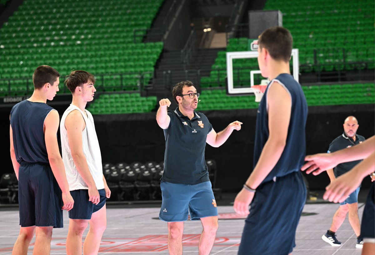 EuroLeague Head Coaches Board - EHCB (@headcoachesorg) on Twitter photo Another top-level masterclass on DAY 1 as <a href="/MateoChus/">Chus Mateo</a> and <a href="/GuilleFrutosM/">Guillermo Frutos</a> shared their experience and vision of the game in OAKA! Another top-level masterclass on DAY 1 as <a href="/MateoChus/">Chus Mateo</a> and <a href="/GuilleFrutosM/">Guillermo Frutos</a> shared their experience and vision of the game in OAKA!