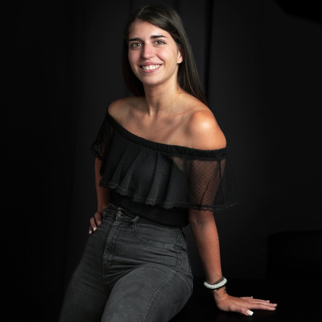 Donem la benvinguda a la Cristina Besolí, nova community manager del nostre equip. 
La seva experiència en empreses del país, sumada a la seva actitud proactiva i una visió fresca, ens ajudarà a seguir connectant marques i persones amb continguts rellevants i estratègies