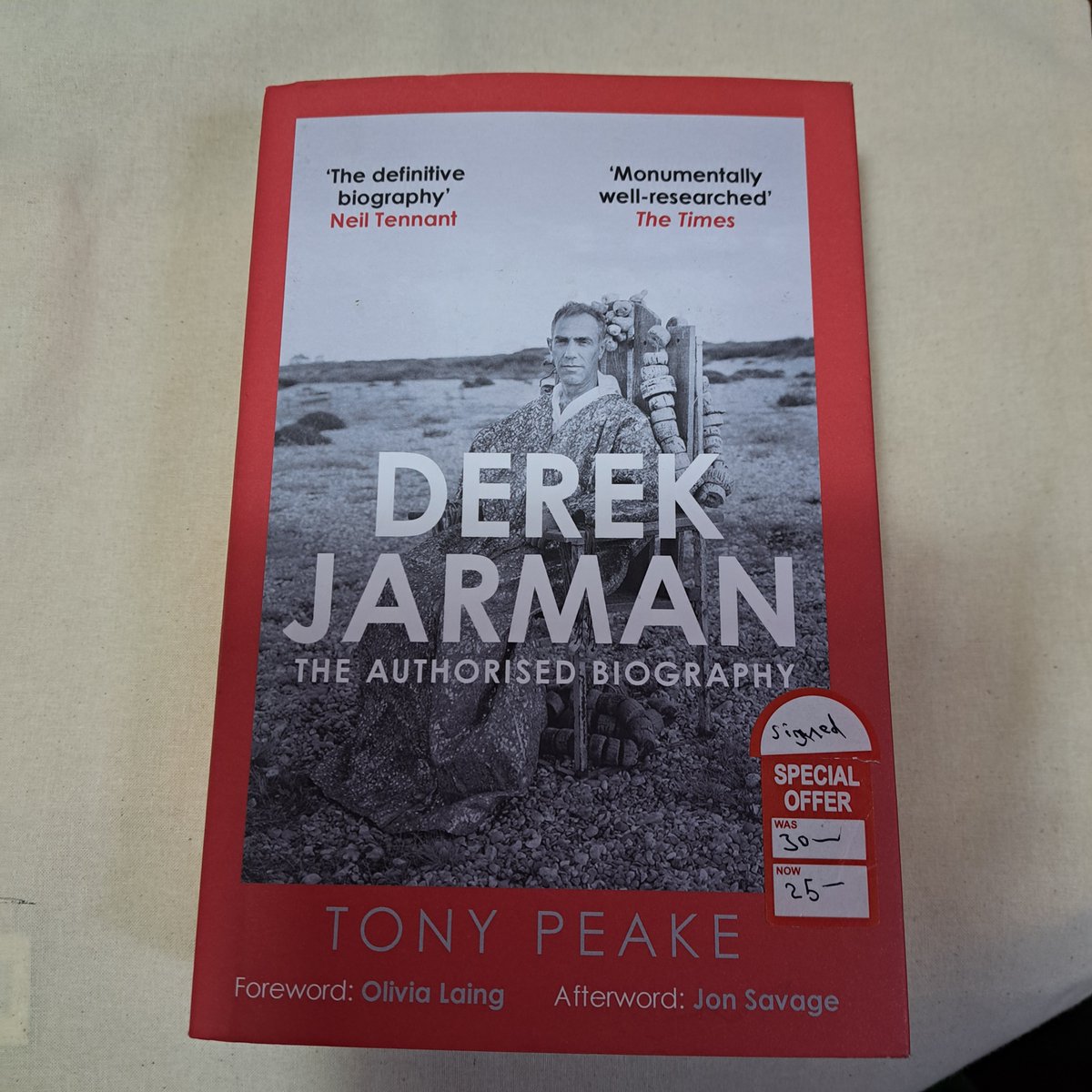 Just in!

#derekjarman #biography SIGNED!

#christinemcvie #fleetwoodmac #biography