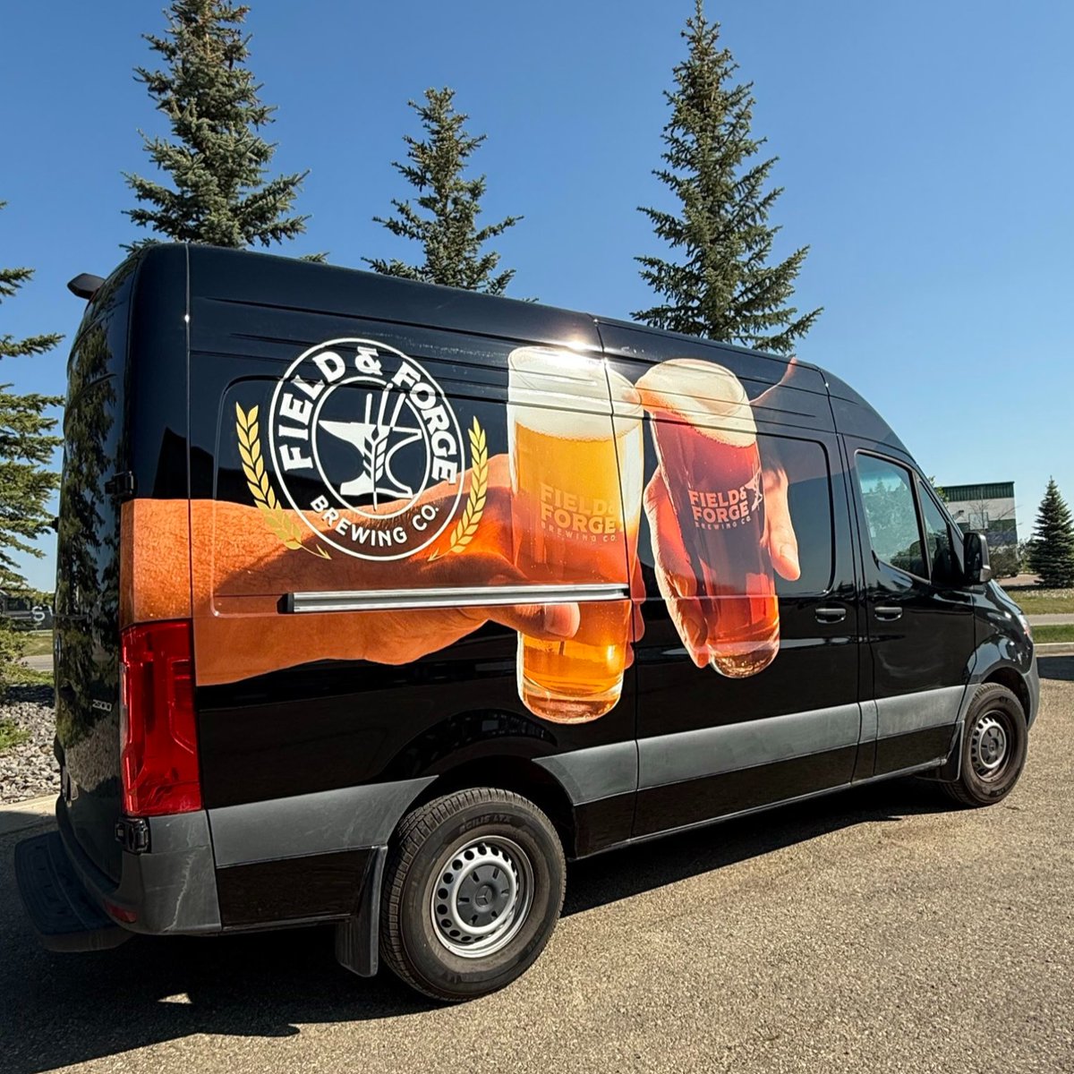 tnt_customs's tweet image. FIELD &amp;amp; FORGE
Beer, branding, and bold print. 🍻🍺
#customwraps #brewerybranding #vinylgraphics #vehiclewrap #fieldandforge #craftbeer #qualitythatsticks
••• THE SHOP - @tntcustomsgraphics @tntkits