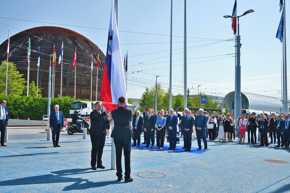 [Press Update] Slovenian flag raised at CERN

The Slovenian flag was raised today at a ceremony held at CERN to mark the country’s accession as CERN’s 25th Member State

Find out more: home.cern/news/news/cern…