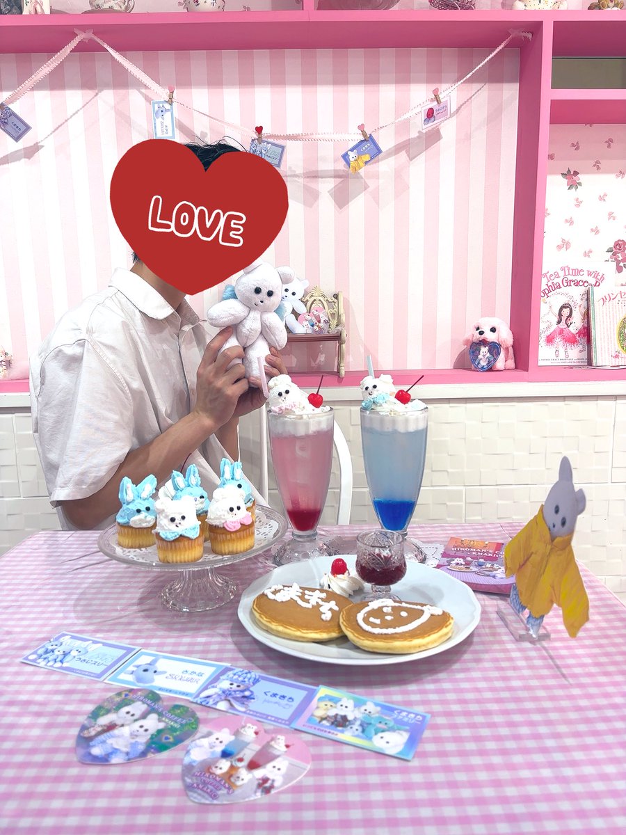 NSEAngel's tweet photo. くまきちコラボカフェではしゃぐ限界成人男性、キンチョした https://t.co/kGC777xS58