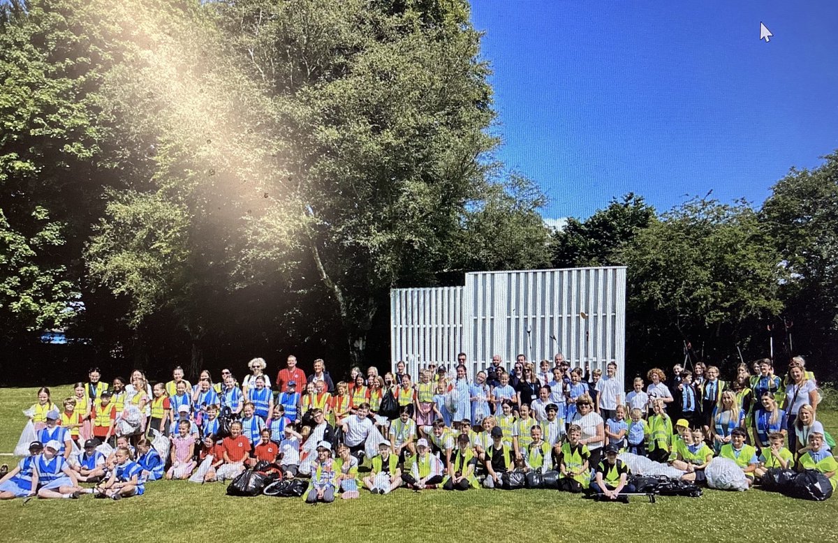 #socialsignaturelydiateprimary. Well done to our 9 volunteers who walked along the canal to Maghull cricket club litter picking. We met up with several other primary and secondary schools within the MADCOS area. Wow we’d collected a lot of rubbish!