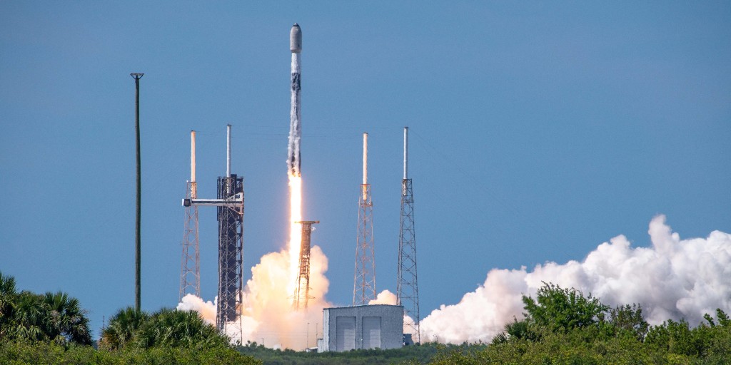 SLDelta45's tweet image. 🚀 Launch Pad Playback 🔁
Back again with more rocket fire and orbital flair. Here’s what took off this past week:
#Starlink 10-16 │ #Starlink 10-34 │ #MTGS1 │ #Starlink 10-25
→ Total Launches This Year: 58 and still counting.