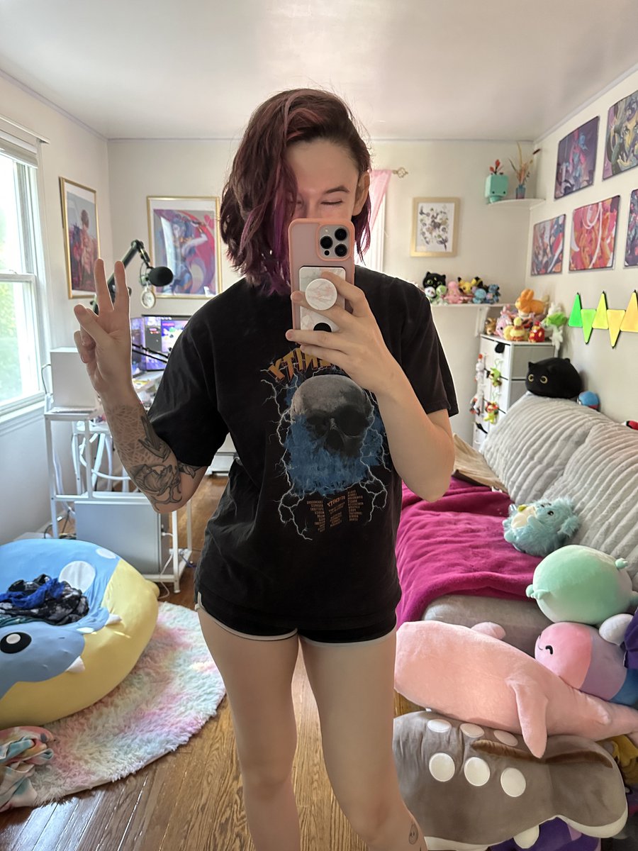 Bloody's tweet image. good mornin y’all!!
time for my second to last stream before I move out of here and into a place with a WORKING AIR CONDITIONER AHHH
I’m so excited lol it’s been so hot out
🔥 twitch.tv/bloody 🔥