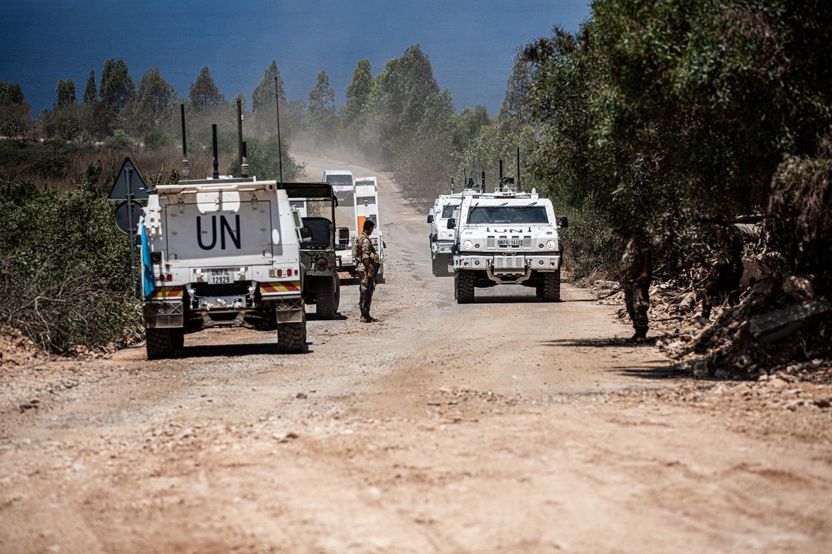 This week, UNIFIL peacekeepers are repairing a damaged section of the Naqoura–Alma Ash Shab road near our headquarters — in coordination with the <a href="/LebarmyOfficial/">الجيش اللبناني</a> and at the request of local mayors. ⏩