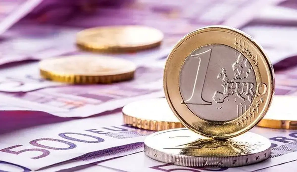 1 Euro : 47 ₺ 

Dolardan çok hızlı ve sessiz ayrıştı..

Long pozisyon büyüklüklerini incelemek lazım 

#eurtry