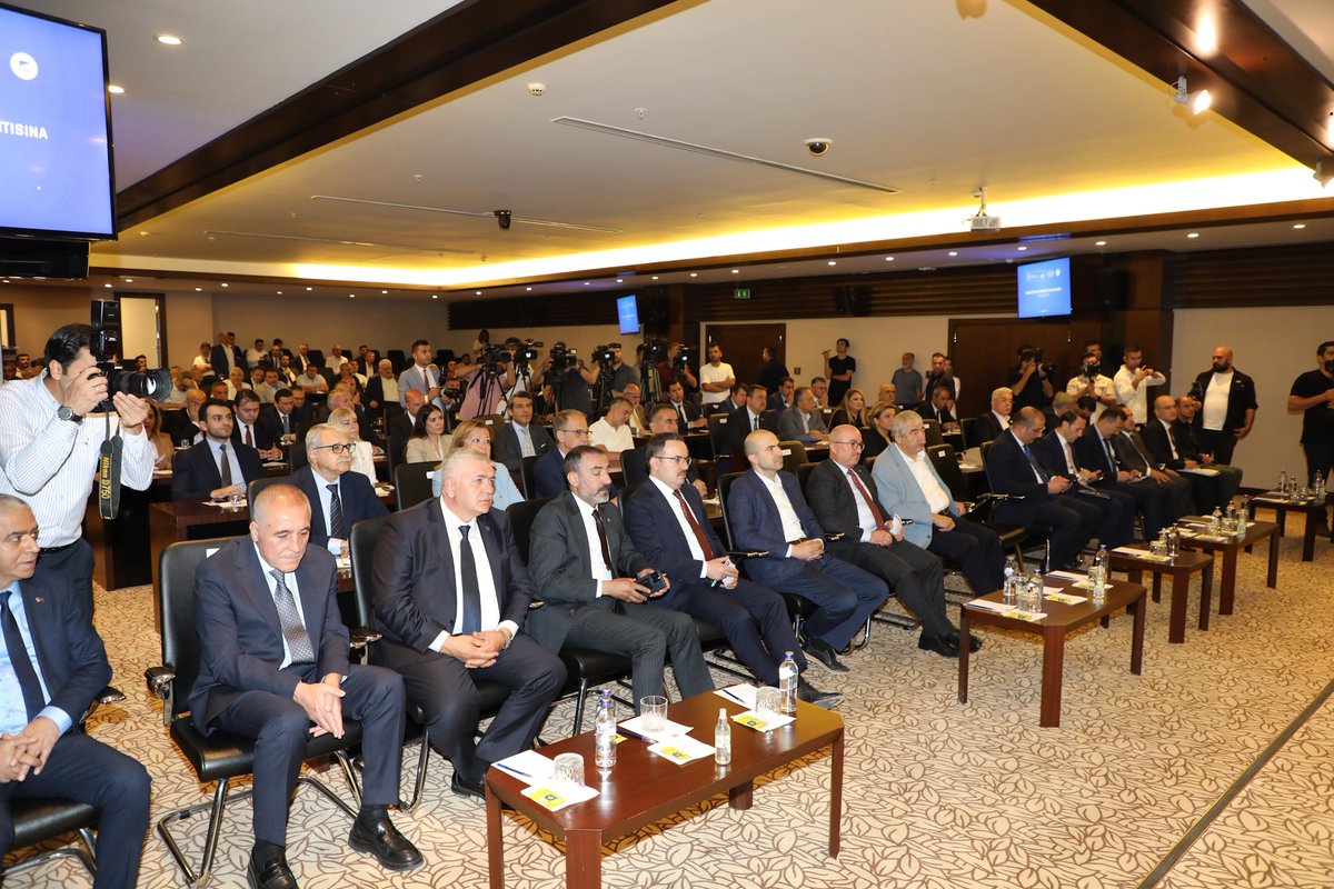 Sanayi ve Teknoloji Bakanımız Sayın <a href="/mfatihkacir/">Mehmet Fatih KACIR</a> 'in katılımlarıyla, <a href="/gso_kurumsal/">Gaziantep Sanayi Odası</a> ev sahipliğinde düzenlenen “Gaziantep Sanayicilerle İstişare Toplantısı”na katıldım.

Toplantıda sahadan gelen sorun ve talepleri dile getirdik.