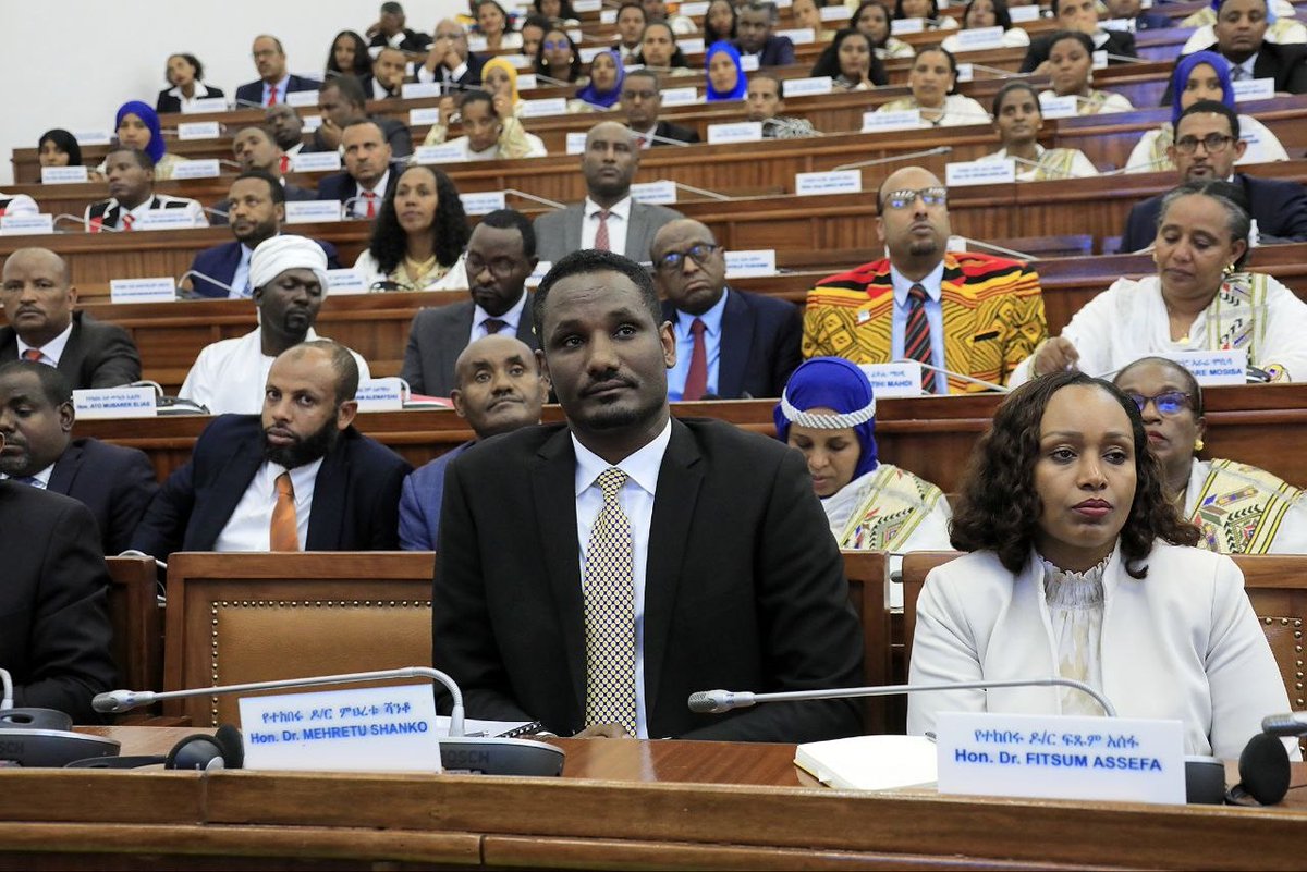 ምክር ቤቱ ባካሄደው በ42ኛ መደበኛ ስብሰባው  የኢፌዴሪ ጠቅላይ ሚኒስትር ዐቢይ አሕመድ ዶ/ር ለአባላት  ምላሽና ማብራሪያ በሰጡበት ወቅት የበለፀገች ኢትዮጵያን ለልጆቻችንና ለመጭው ትውልዱ ለማስረከብ በሁሉም ዘርፍ በትኩረት እየተሰራ  መሆኑን ገለፁ