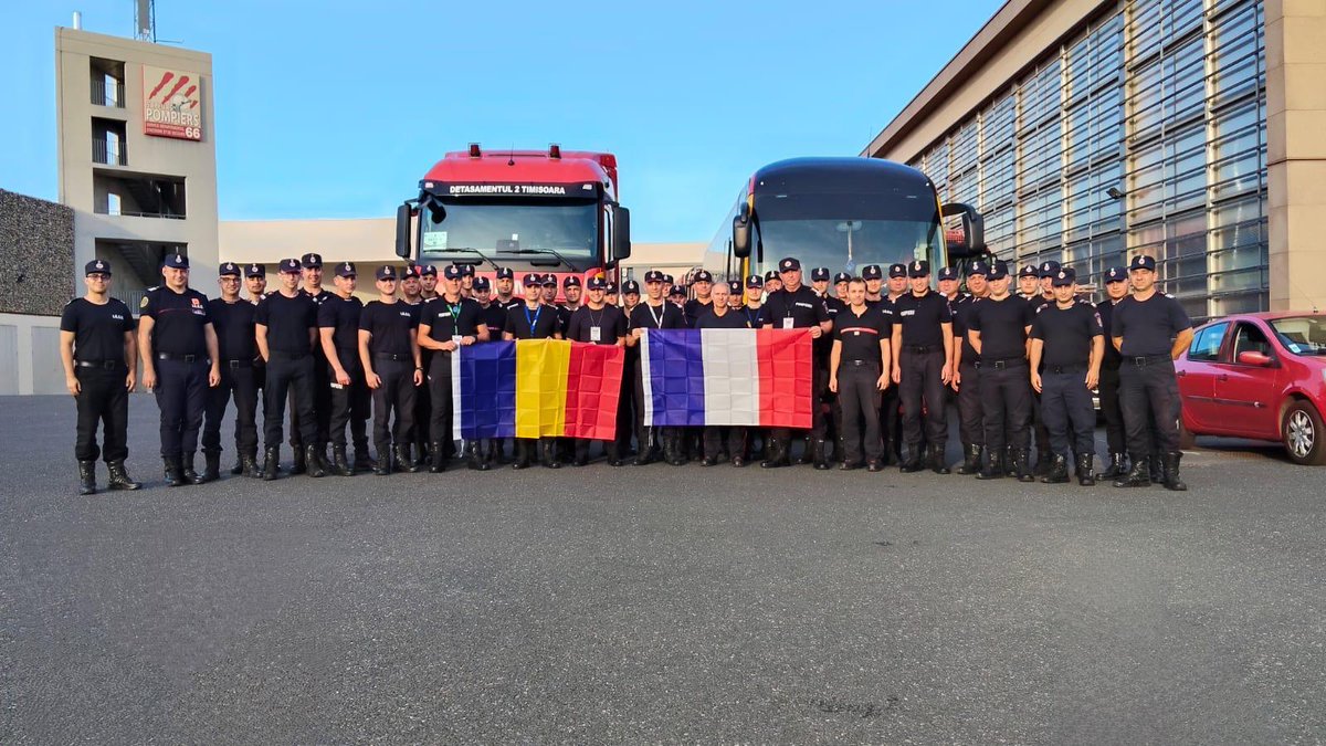 UEFrance's tweet photo. 🧑🚒 Un détachement de pompiers roumains est arrivé cette semaine dans les Pyrénées-Orientales pour prêter main forte à leurs homologues français cet été 🇷🇴🤝🇫🇷
Cette mobilisation s'effectue dans le cadre du Mécanisme européen de protection civile 🇪🇺
📸 @SDIS66 #EUCivPro #MPCU https://t.co/ZxwWPpPBdy