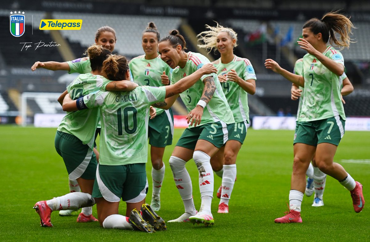 telepass's tweet image. Inizia oggi l’avventura della Nazionale femminile agli Europei 2025! 🇮🇹

Come Telepass, siamo al fianco di chi affronta ogni sfida con coraggio e determinazione. In bocca al lupo alle @AzzurreFIGC  per l’esordio contro il Belgio! 💙⚽️

@FIGC 
#Telepass #NazionaleFemminile