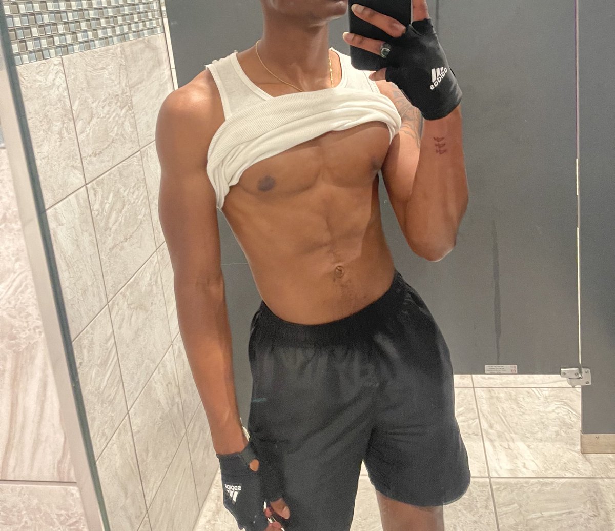 ttyricj17's tweet photo. Gym flow https://t.co/In2zWHv9jG