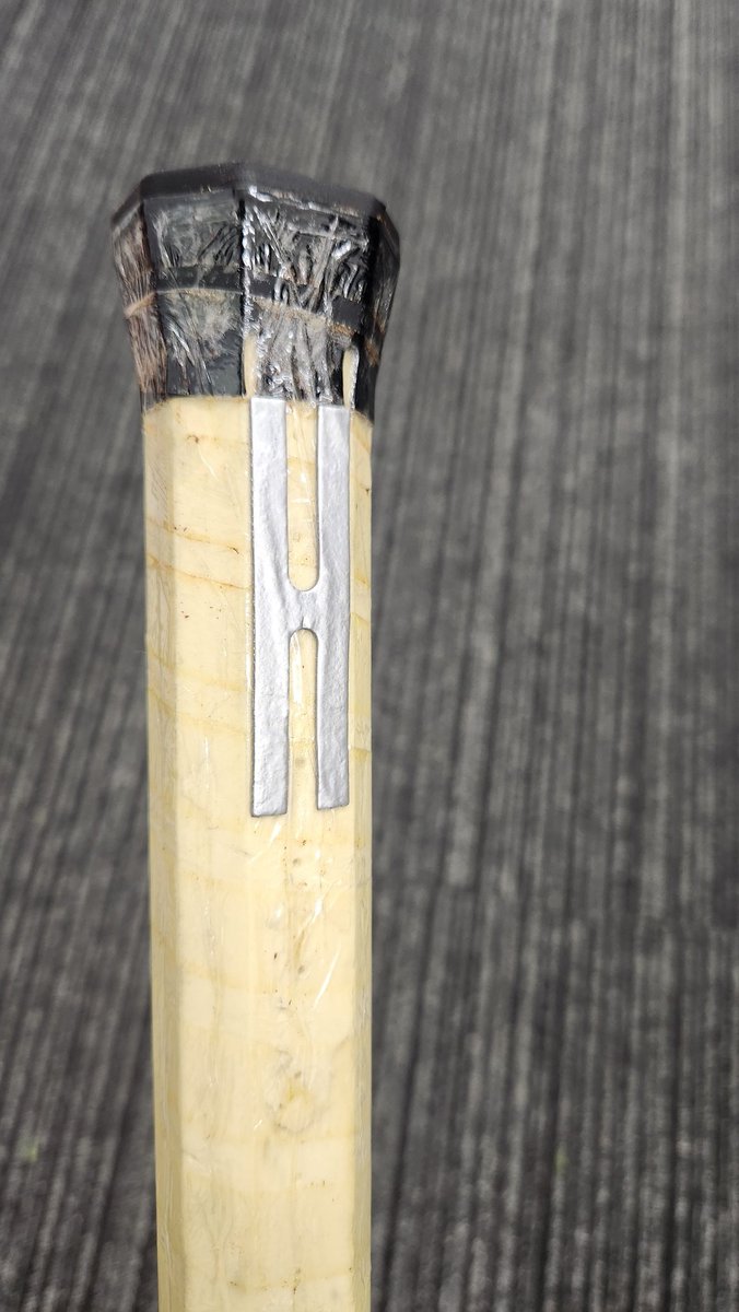 tennishybrid's tweet photo. こりゃ失敗、手元に重みは出来たけど
ラケットが出過ぎちゃう
取り回し良くても面が弱くて弾かれる感じもあって✕よりの✕ https://t.co/HF0aZDu67s