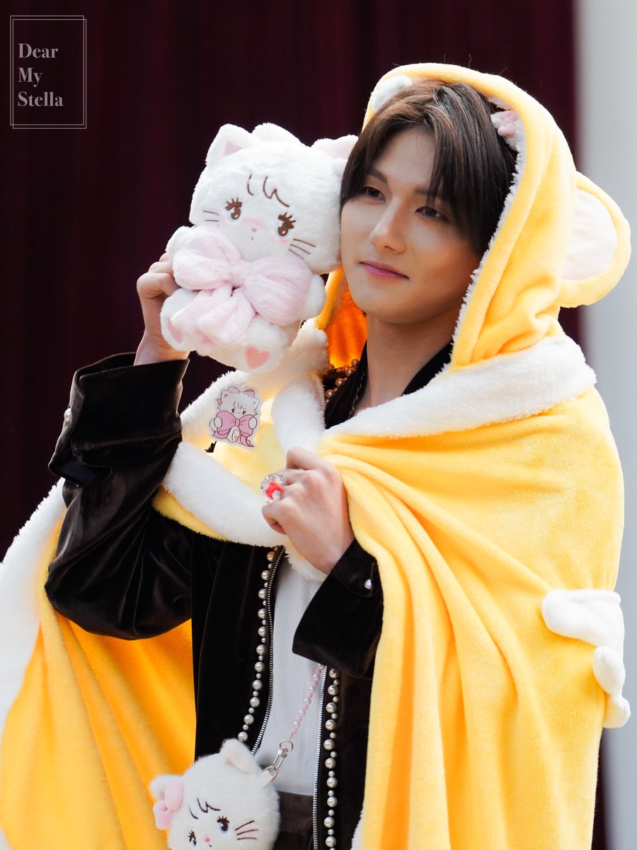 LoveYunOnly18's tweet photo. ˚.꒰ 0703 ꒱.˚

울 귀여운 모카�� \ 𝕙𝕒𝕡𝕡𝕪 𝕓𝕚𝕣𝕥𝕙𝕕𝕒𝕪!! /

#앰퍼샌드원 #AMPERSANDONE #Happy_KYRELL_Day #Happy_SEUNGMO_Day https://t.co/mkDUpvoEXQ