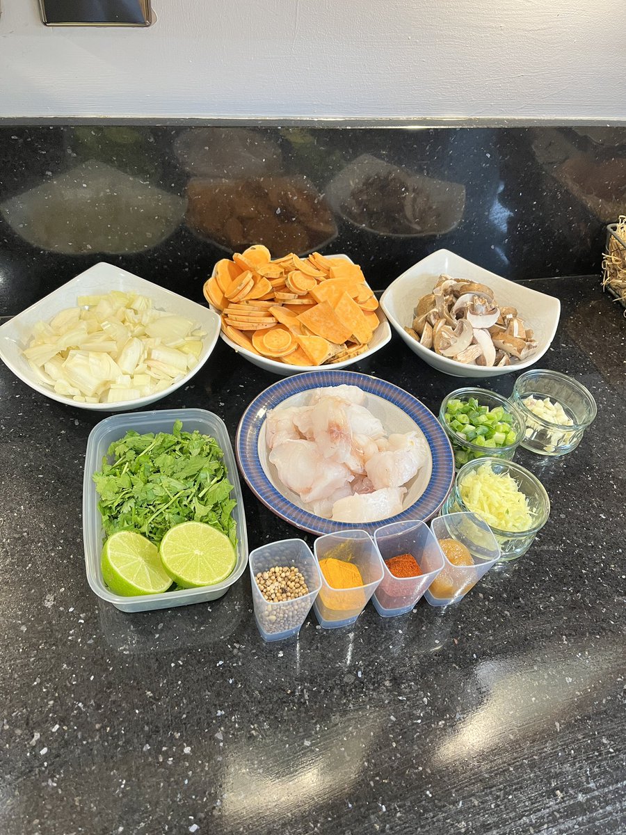 lee_wilkinson2's tweet image. 💥 I think monkfish is by far my favourite fish. This dish has a light gravy to cook sweet potatoes in before adding the monkfish to cook at the end. Enjoy 😊 

🌟💫 Recipe taken from #RickStein: vm.tiktok.com/ZNdfbghHM/

#WilkoCooks #Homemade #FarEastFriday  #TwitterSupperClub