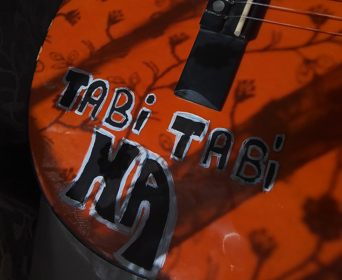 Gitarımın en güzel köşesi...<a href="/hikayedenadams/">Hikayeden Adamlar</a>