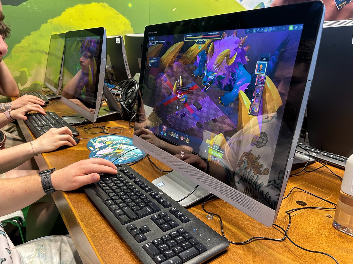 AnkamaGames's tweet image. ⚔️Des combattants sont déjà arrivés pour ce premier jour de #JapanExpo2025 et sont nombreux à affronter Gargandyas sur #DOFUS et Thalos-Kyarrelmne sur #WAKFU dans des combats inédits !
D'autres s'aventurent dans la dimension du dieu Iop dans #SAVARA 🔥
Nous avons hâte de vous…