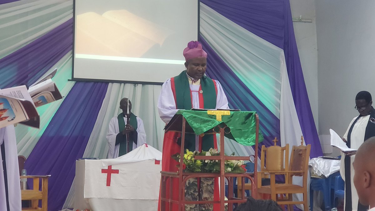 NileVIJ's tweet photo. Rt. Rev. Enos Kitto Kagodo preaching today during his pastoral visit to NVI, Njeru.
#NVIUPDATES https://t.co/nGny0JTQv8
