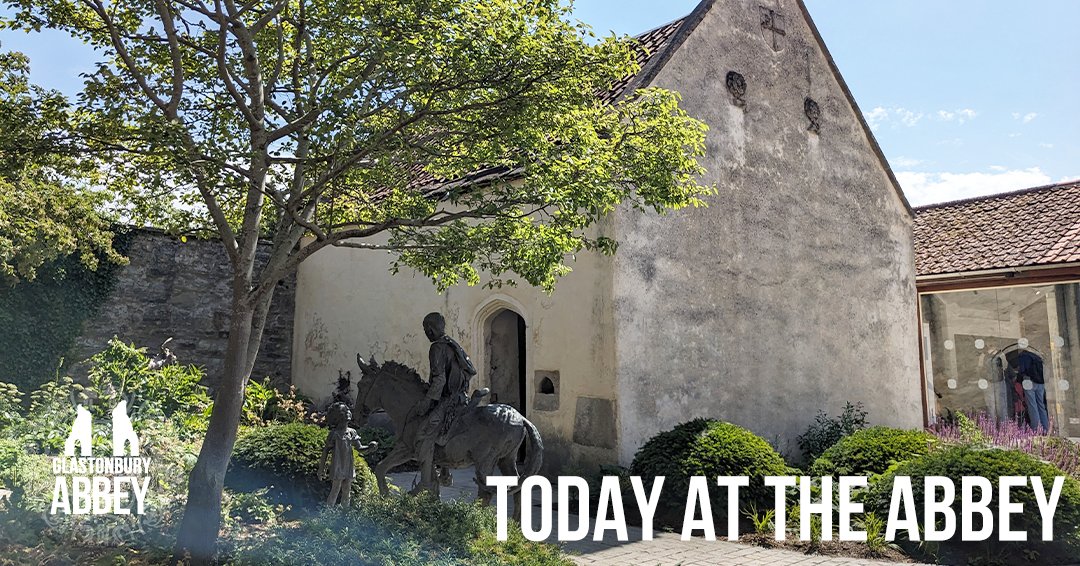 Today at the abbey! Join a Living History tour with Goodwife Molly and Edmund the Anglo Saxon at 11am, 12 noon, 2pm and 3pm.

Plus, our younger visitors and their carers can learn all about the abbey's wildlife in today's Little Discoverers session!

#TodayattheAbbey #TATA