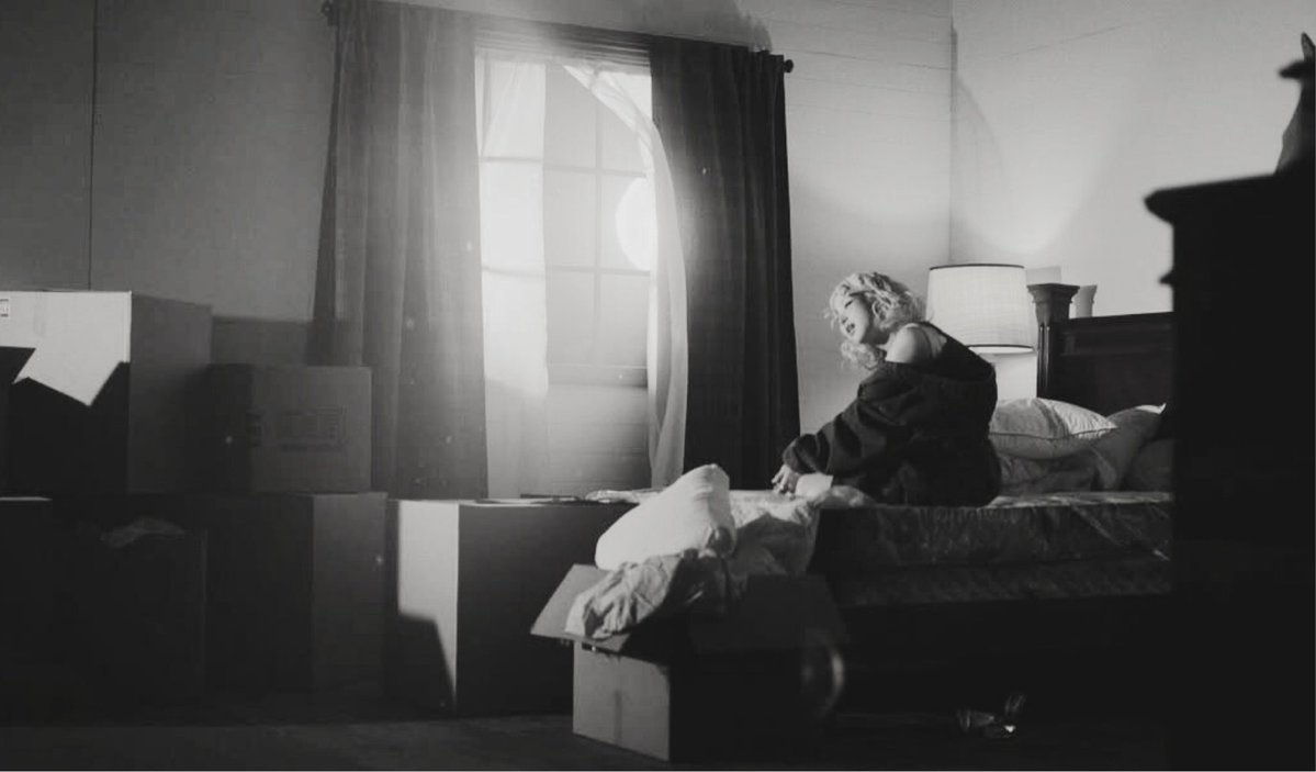 ❊  𝗂‘𝗆  𝗇𝗈𝗍  𝖺𝗇  𝗶𝘁  𝗴𝗶𝗿𝗹,  𝗆𝗈𝗋𝖾  𝗅𝗂𝗄𝖾  𝖺  𝗁𝗂𝗍  𝗀𝗂𝗋𝗅 .ᐟ