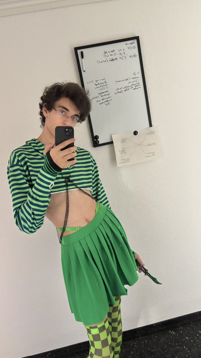 JayIPlay1's tweet photo. Ive made new fits :D
#Femboy #bored #fashion
How 2 social media i sweat idk https://t.co/BkAmVumHoh