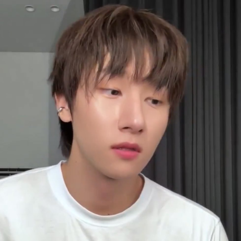 모브 tweet media
