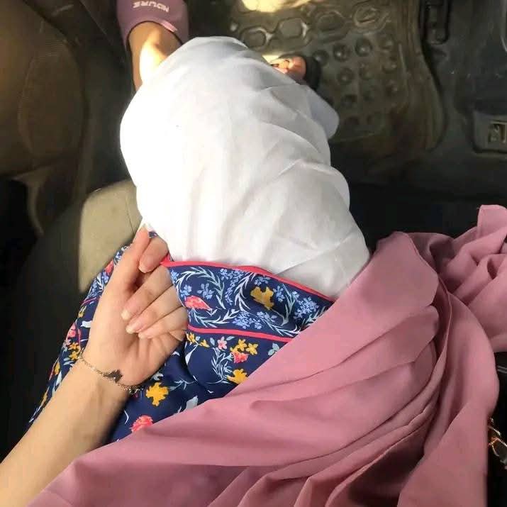 سب سے مختلف رکھتی ہوں میں 
سوچ, پسند, مزاج ,انداز اور معیار اپنا🔥👀