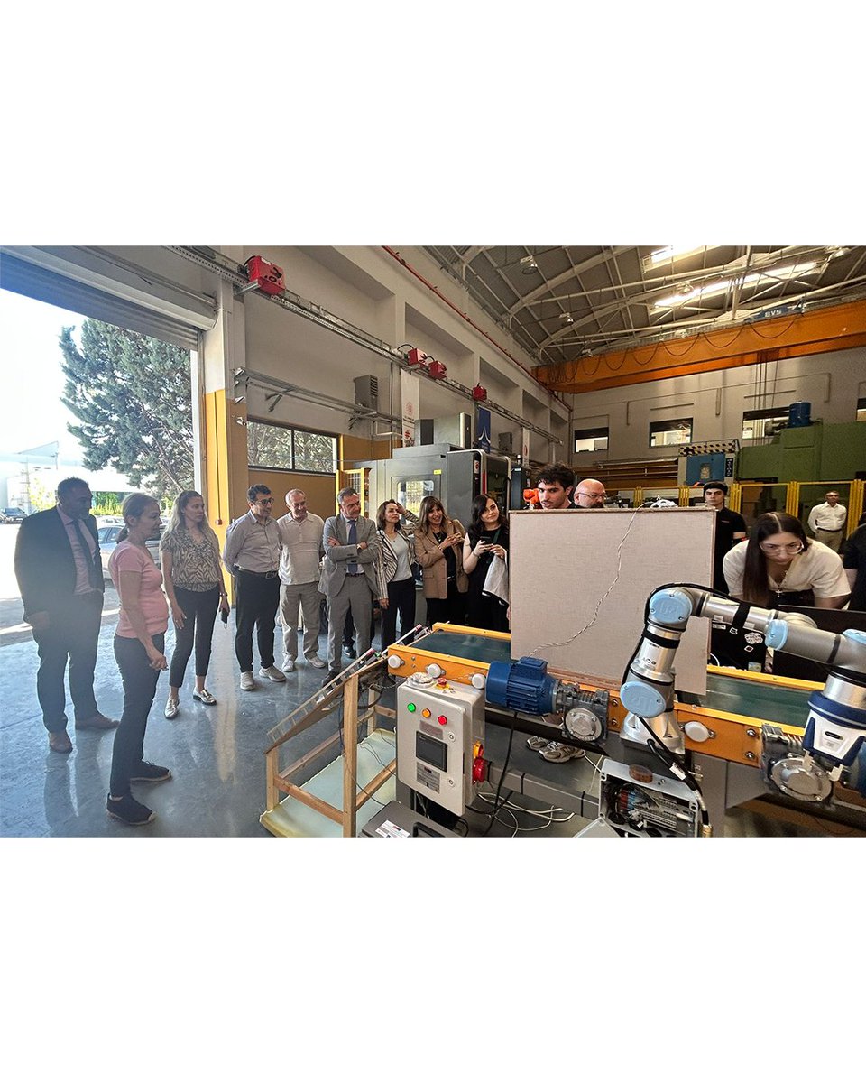 metudtx's tweet photo. 📍Avrupa Birliği Türkiye Delegasyonu ODTÜ’deydi!

24 Haziran 2025 tarihinde Avrupa Birliği Türkiye Delegasyonu, ODTÜ-BİLTİR Merkezi’ni ziyaret etti.

Üniversite-sanayi iş birliği, dijital dönüşüm ve inovasyon odağında yürütülen çalışmalar hakkında bilgi aldı.

📍Delegation of the European Union to Türkiye was at METU!

On 24 June 2025, the Delegation of the European Union to Türkiye visited METU-BILTIR Centre.

They were informed about the work carried out with a focus on university-industry cooperation, digital transformation and innovation.

@EUDelegationTur @TCSanayi @RekabetciSP  @METU_ODTU @MAKFED_Turkiye @taysadturkey  @OSDTurkiye @ODTUTeknokent